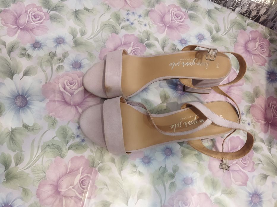 Продам басаножки 40р