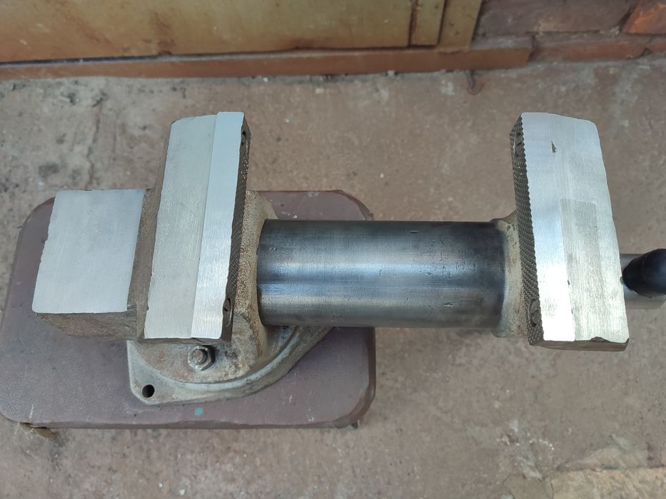 Ретро тіски лещата тиски