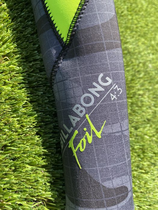 Fato de surf Billabong Foil / Junior / size 14 / 4:3mm