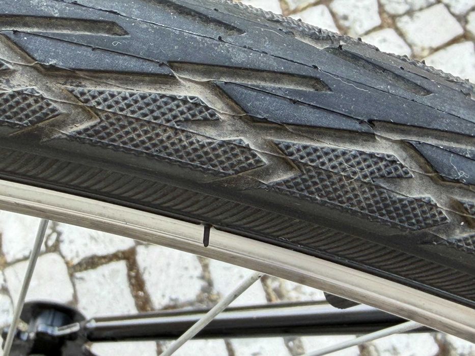 IMACULADA - Só mesmo 15 kms de uso - Bicicleta de Trekking BTwin Riverside 100 Roda 28 ”
