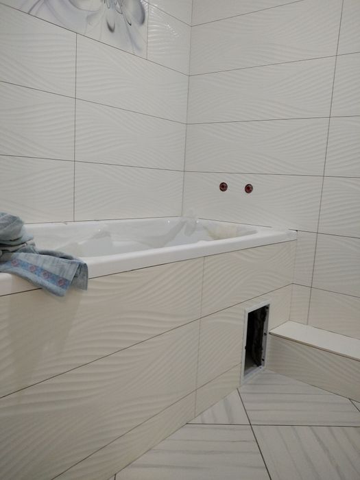 Декоративная штукатурка300 укладка плитки 450 грн