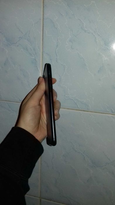 Продам айфон 7 на запчасти