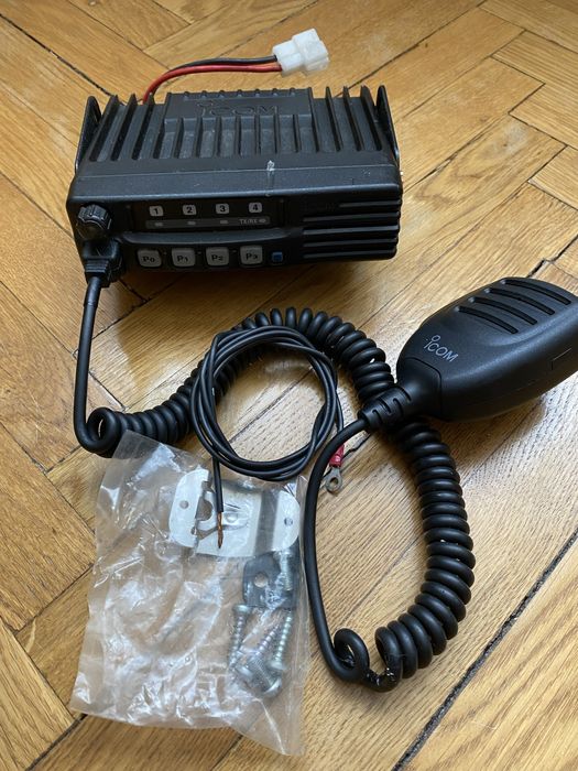 Продам радіостанцію ICOM  IC-F110S