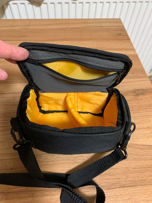 продається сумочка для фото або відеокамери