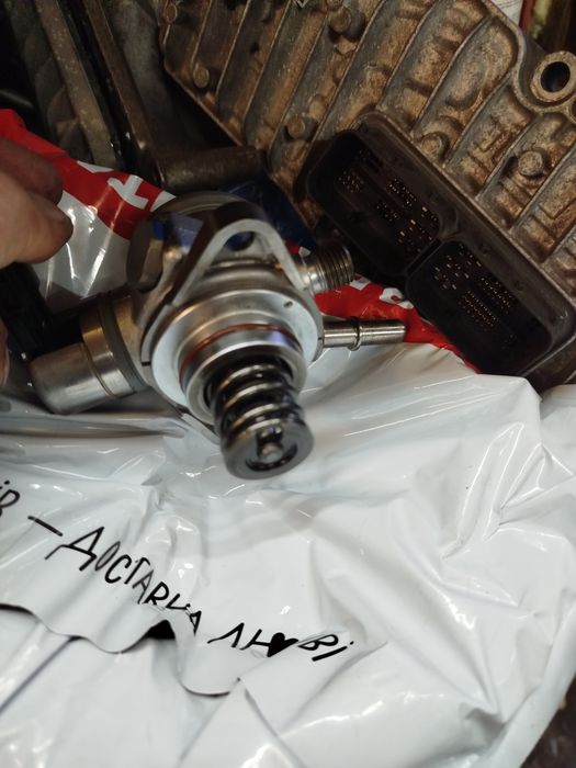 Насос паливний високого тиску ТНВД Ford Focus Kuga Volvo S60 V60 1.6 EcoBoost 10- Bosch 0261520139