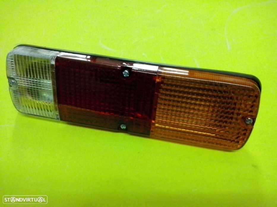 Farolins trás Toyota Land Cruiser BJ40 BJ45 Hilux (Novos)