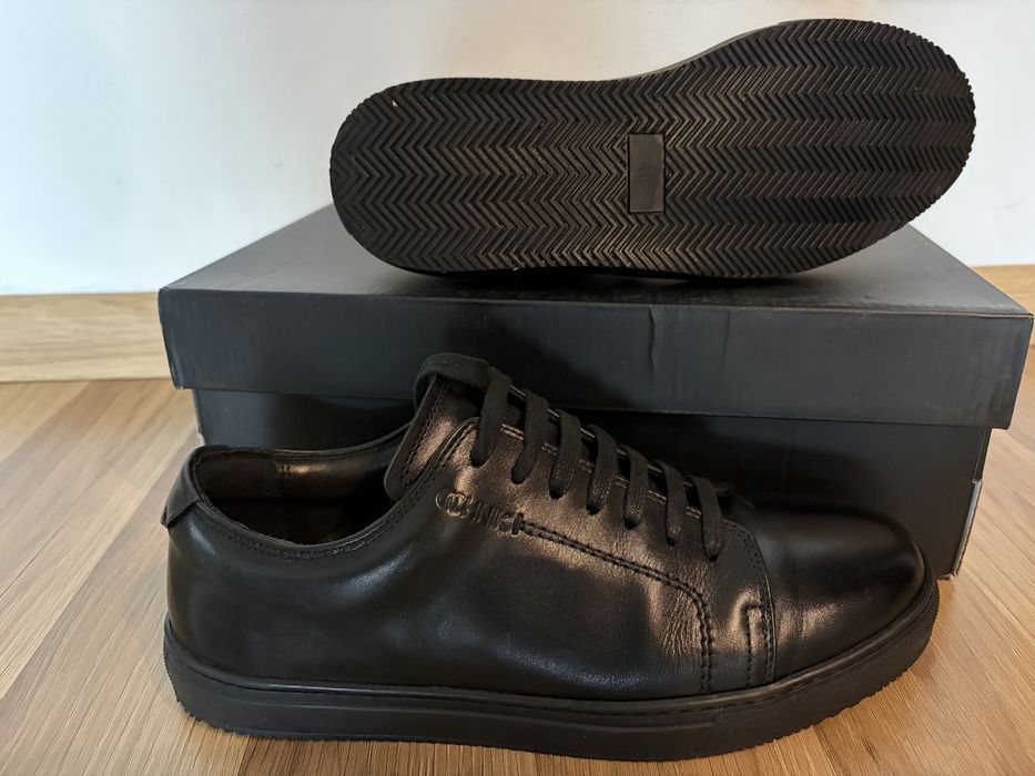 Buty snackersy Ochnik skórzane r.40