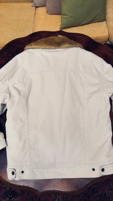 Levis Sherpa sztruks biala piękna