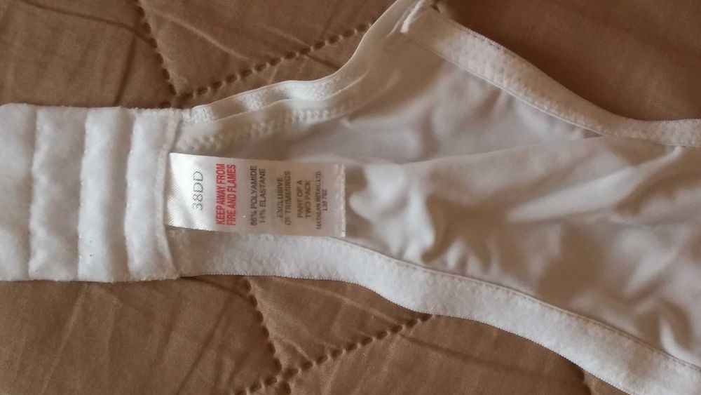 Biały biustonosz UK 38DD !!!