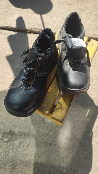 Робоче взуття ботинки