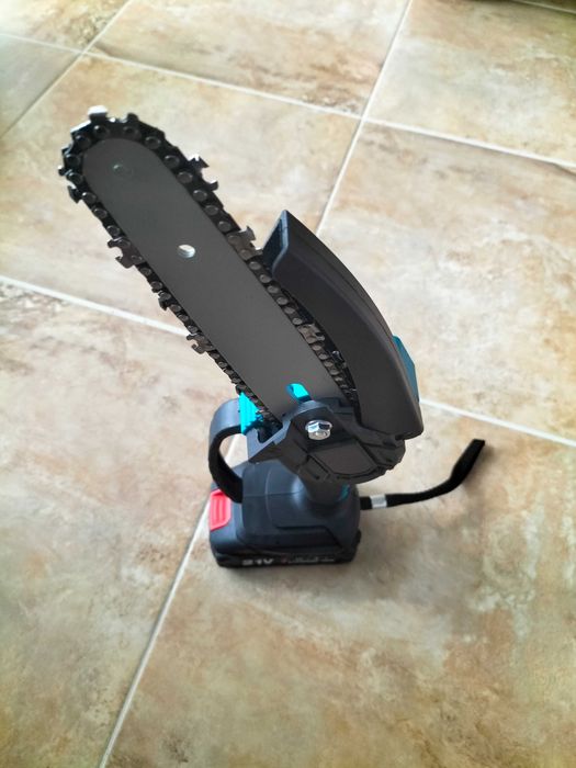 Serra elétrica - 2 baterias