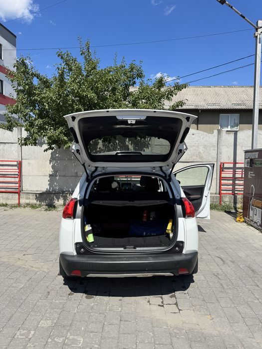 Авто Peugeot 2008 2013 1.2 бенз