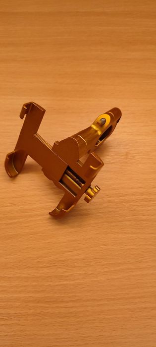 Крепление для телефона на руль .