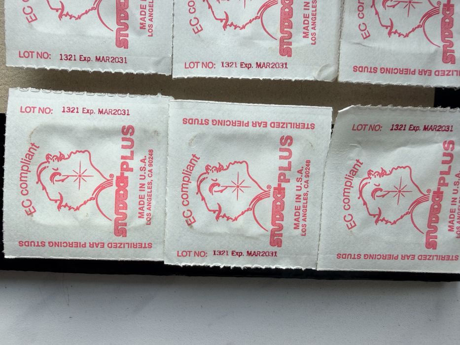 Urzadzenie  do przekluwania uszu Studex
