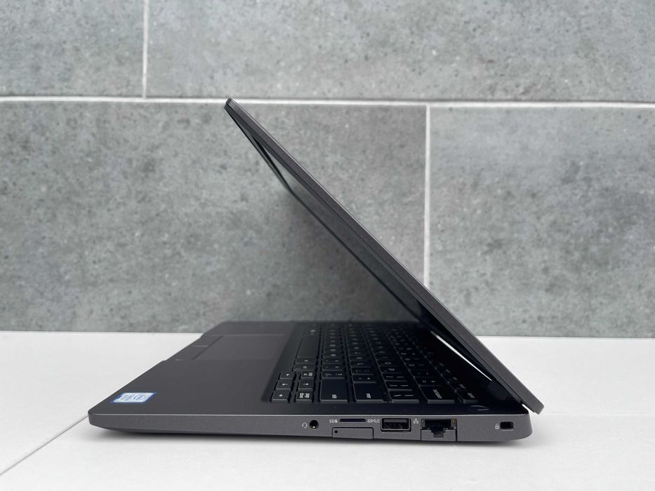 Ноутбук Dell Latitude 5300/i5-8365U/8Gb DDR4/256Gb M2/13" IPS/Гарантія