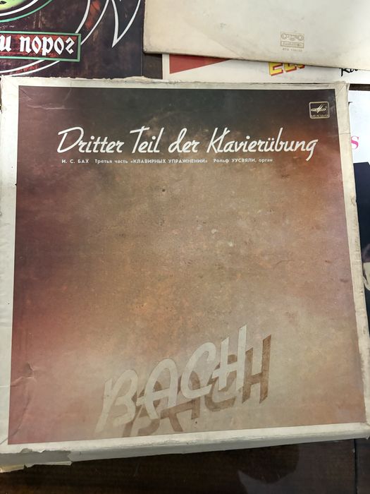 Платівки elvis presley, queen та інші