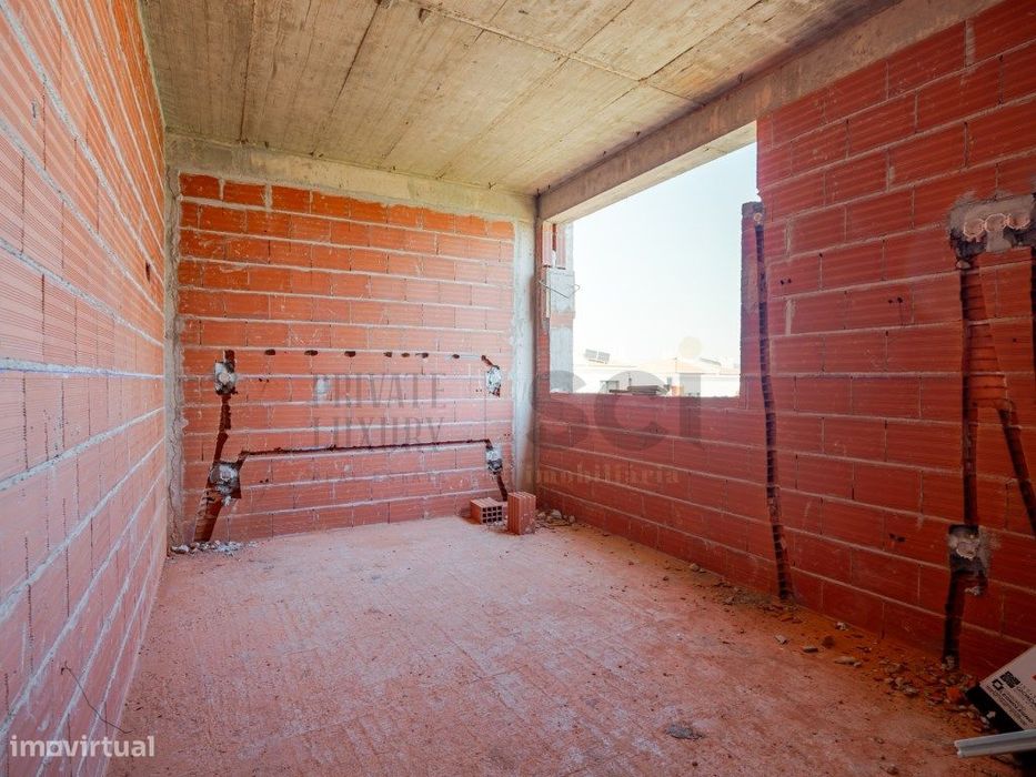 Apartamento T3, 2 lug. parqueamento e terraço em Portimão