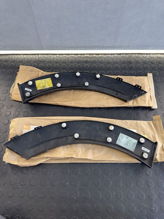 Abas ou frisos plásticos traseiros MINI Clubman F54