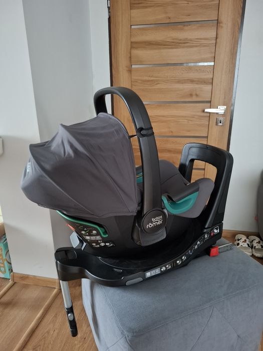 49Fotelik samochodowy Britax Romer Baby-Safe 3 i-size