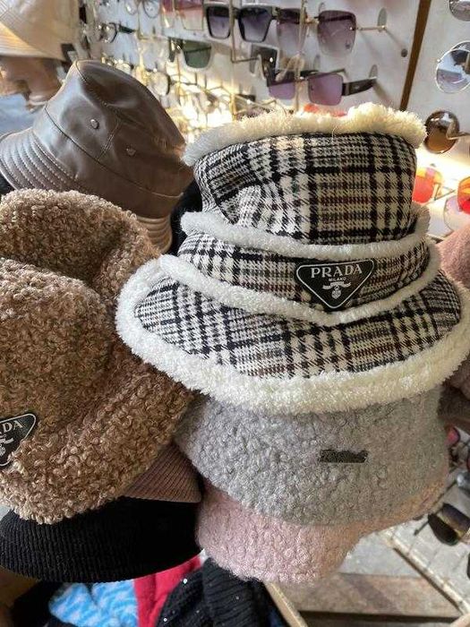 Нова дуже тепла і стильна панама в клітнку від  Рrada