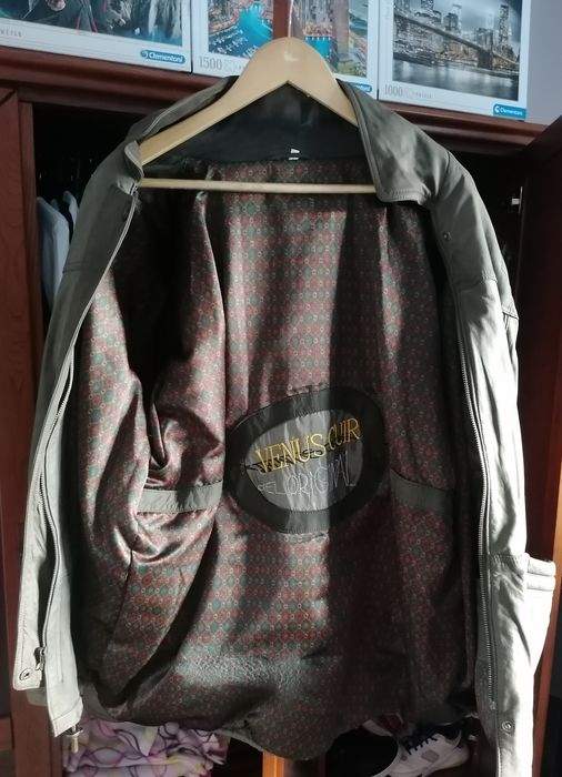 Casaco em pele verdadeira, marca Venus Cuir