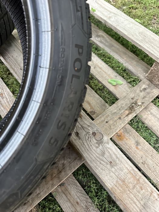 Шини зима майже нові 215/45 R16 Barum