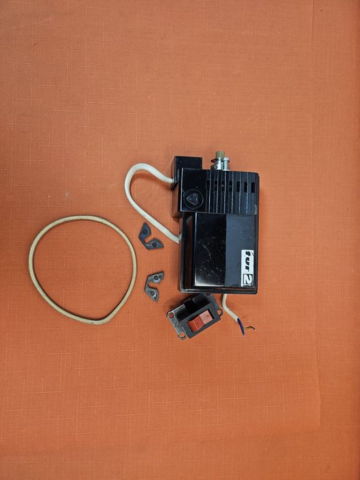 Maszyna do szycia Łucznik, silnik Tur 2