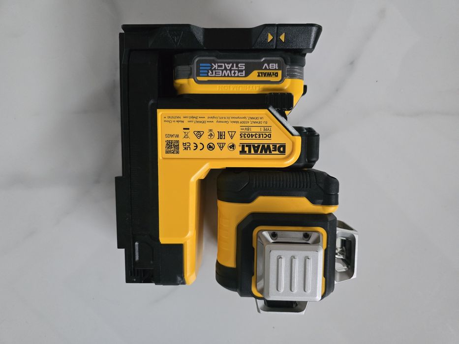 Samopoziomujący laser trzywiązkowy DeWALT DCLE 34035 z baterią, nowy
