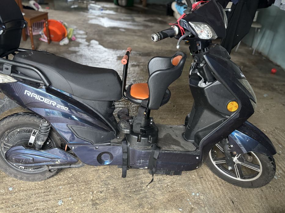 Moto eletrica em bom estado