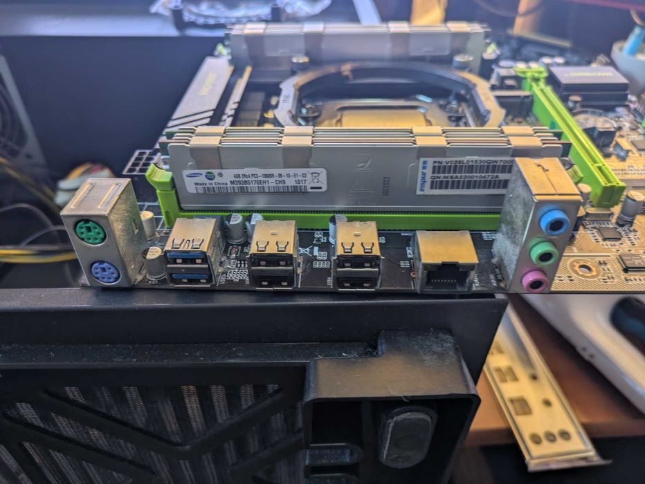 Motherboard Machinist X79 + CPU xeon 2650 + 16 GB RAM kit