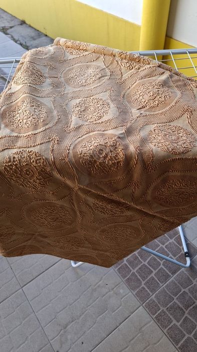 Colcha antiga castanha
