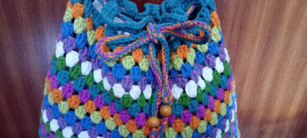 Mala crochet, feita à  mão