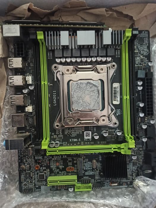 Комплект Xeon e5 2689 + 20gb ram + материнская плата X79