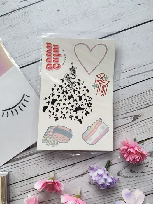Ozdoby na twarz tatuaże kryształki Lover box Taylor Swift merch