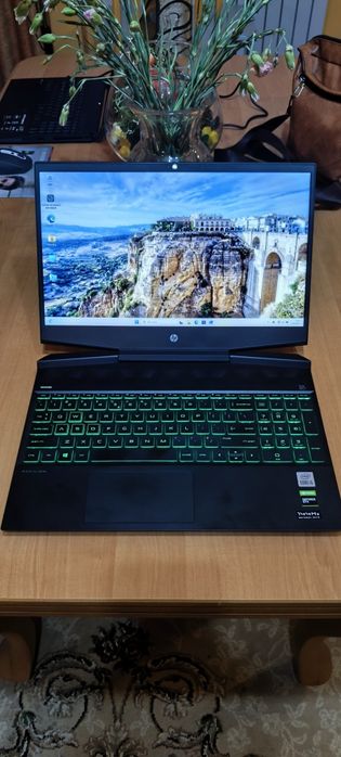 Laptop HP Pavilion Gaming 15 i5-10300/16GB/512gb/Win11 GTX1650Ti 4 gb