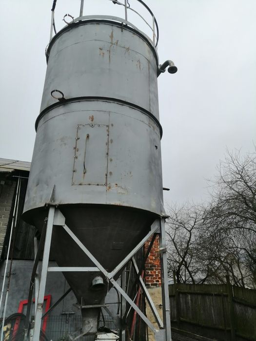 Silos na zboże lejowy