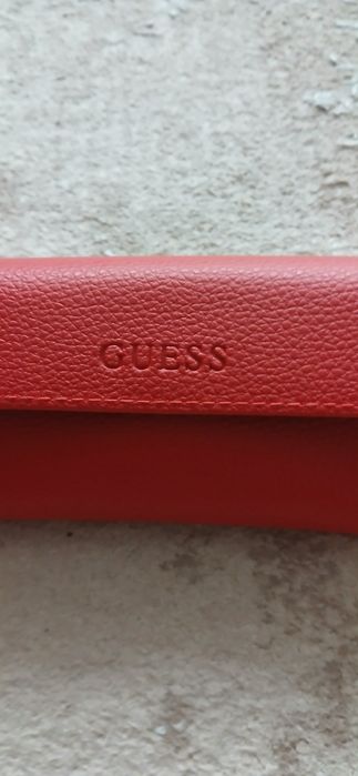 Etui do okularów Guess