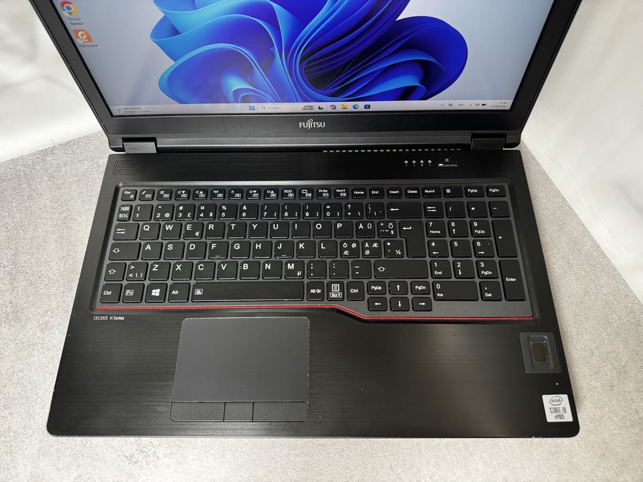 Quadro RTX 3000 6GB/ 8 ядер/ Fujitsu CELSIUS H7510 / i9-10885H / 32GB / SSD 1TB / 15.6" FHD