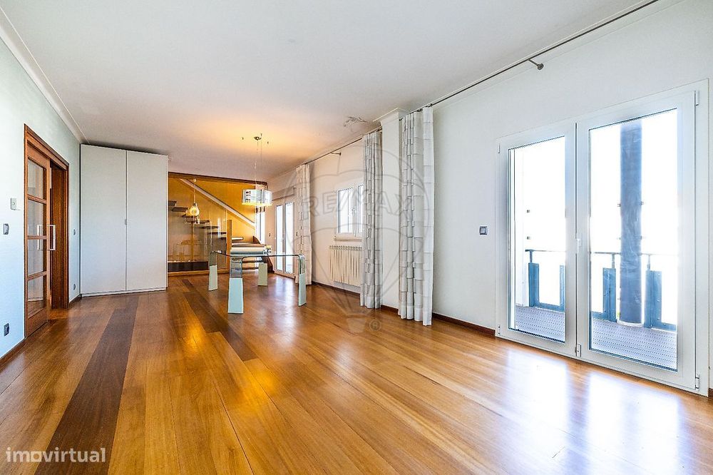 Apartamento T4 para venda