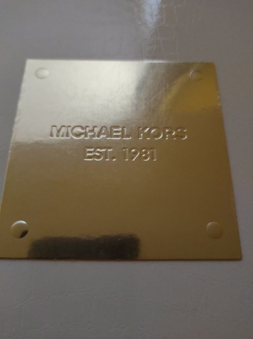 Michael Kors Biało złote stylowe pudełko