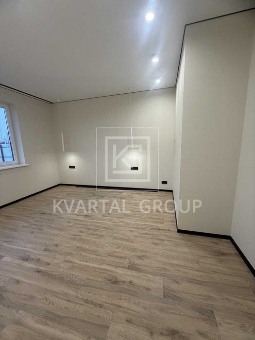 Сучасний будинок 120 м² з ремонтом і ділянкою 12 соток