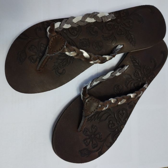 Взуття жін шкіряні шльопанці в'єтнамки стильні, нові, 36 розмір