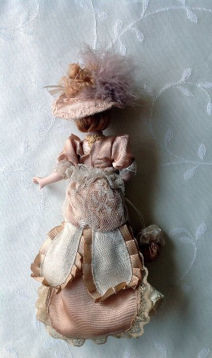Boneca de porcelana