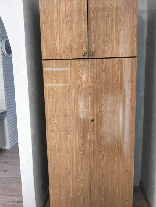 Продам кухонний гарнітур, шафу, тумбу під телевізор та електродуховку