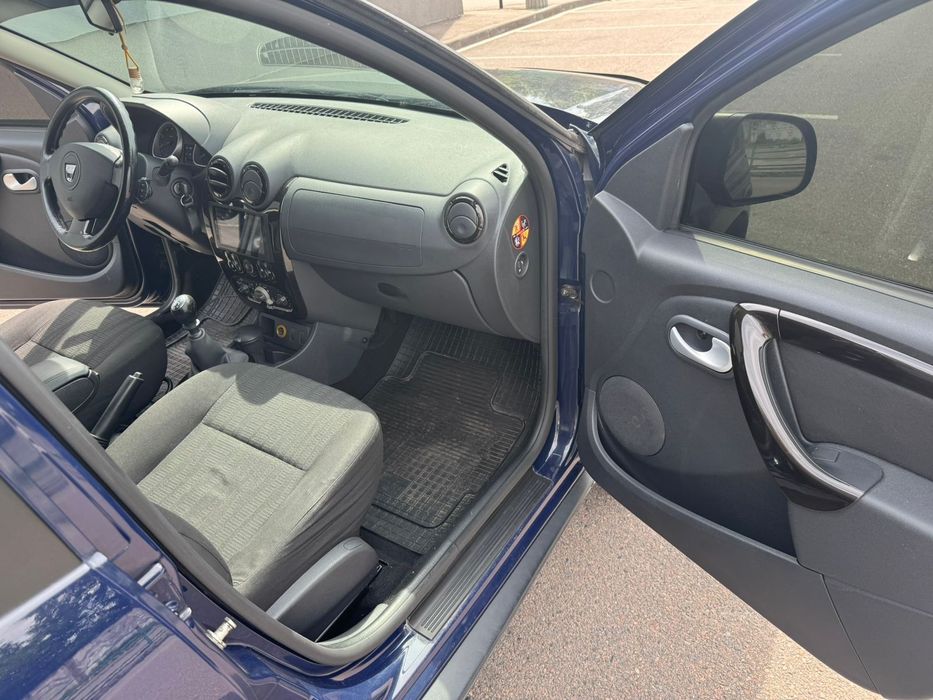 Renault  duster 2011 року