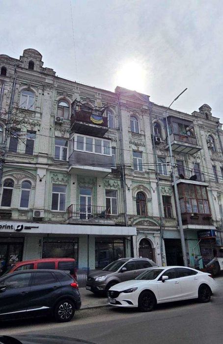 Продам 2-х кім. квартиру в історичному центрі Києва