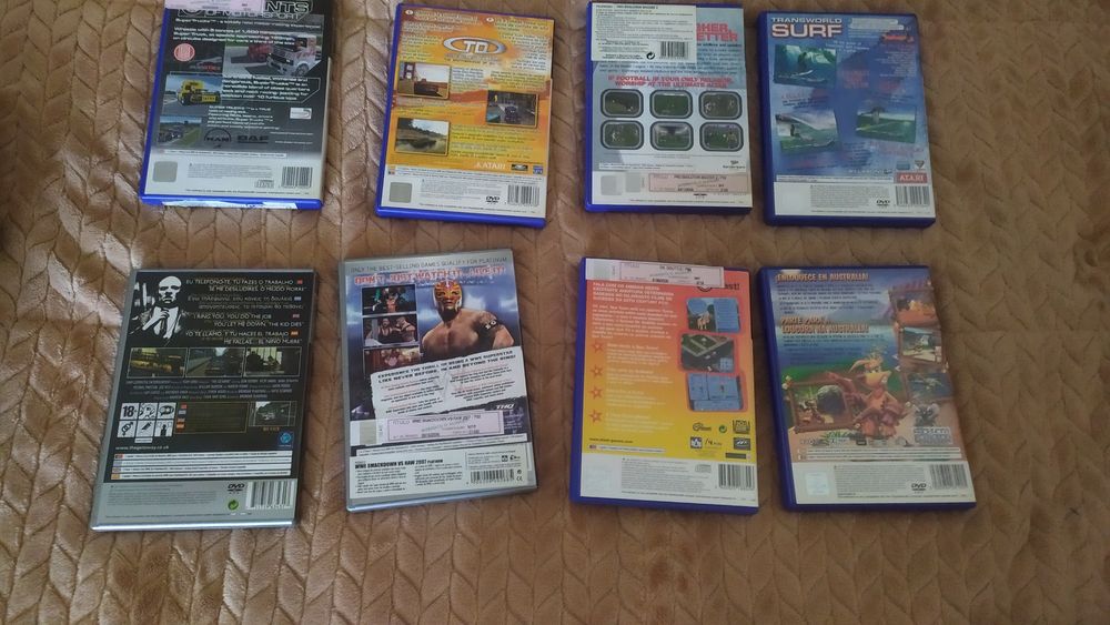 Vendo á unidade 8  jogos para a PS2