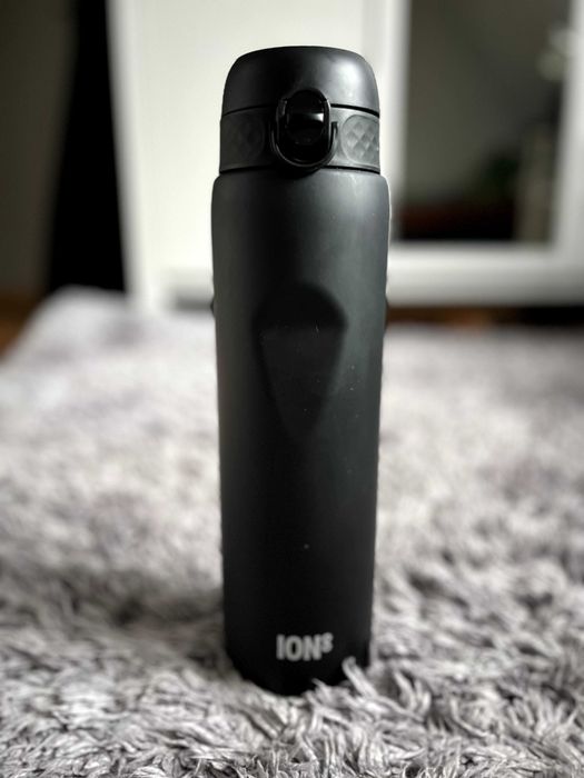 Ion8 - bidon, butelka na wodę 1000 ml / 1L - EKO - BLACK czarny