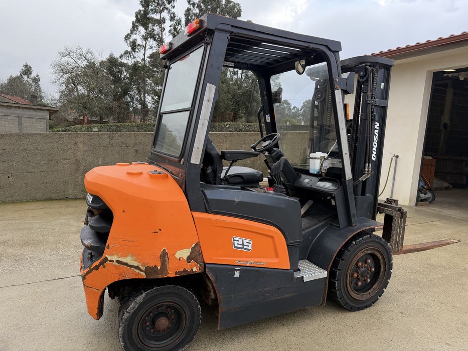 Empilhador Doosan de 2023 de 2.5 T Triplex