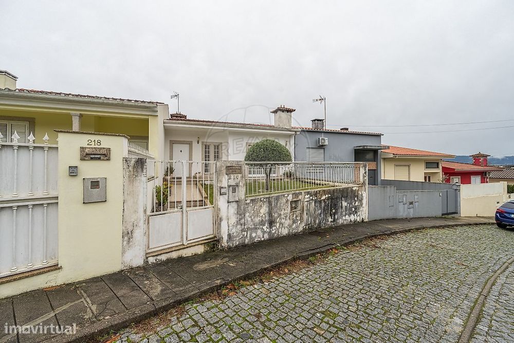 Moradia T4 para venda